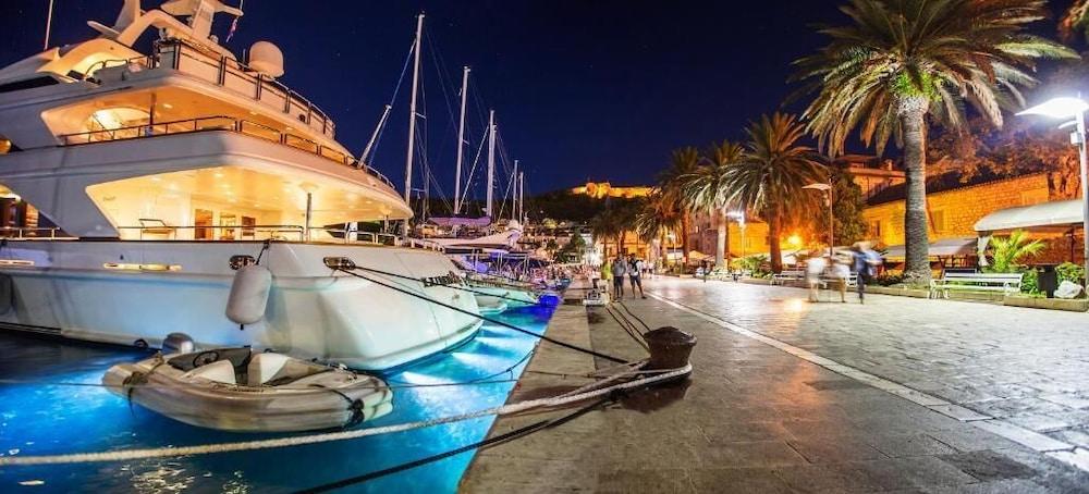 Riva Marina Hvar Hotel Хвар Екстериор снимка